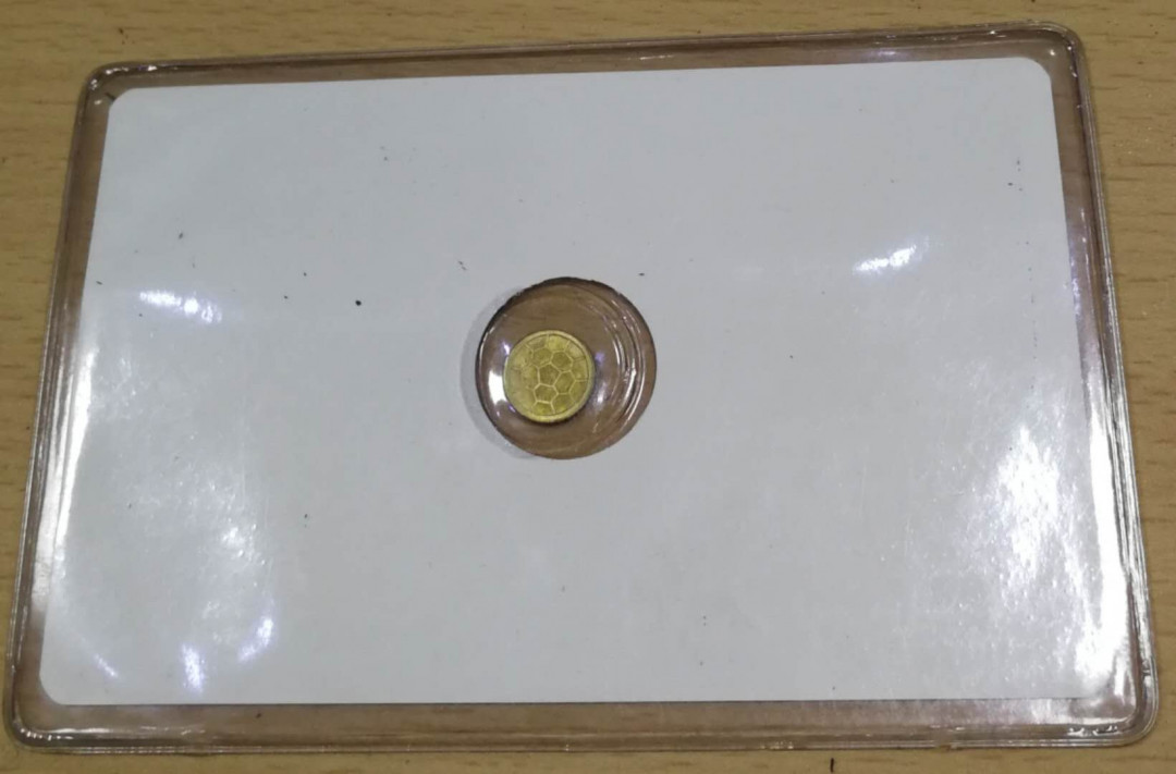 北京马甸外币专卖拍卖第四期，陆续上新，敬请关注 意大利足球金章，重量不详，成色不详，品相如图