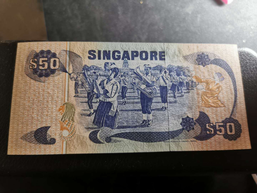 【鲸贝乐淘】千字文·第“德建名立，形端表正”号拍卖 【新加坡🇸🇬】鸟版，10和50元两张，品相如图，近UNC ，10元7777尾号