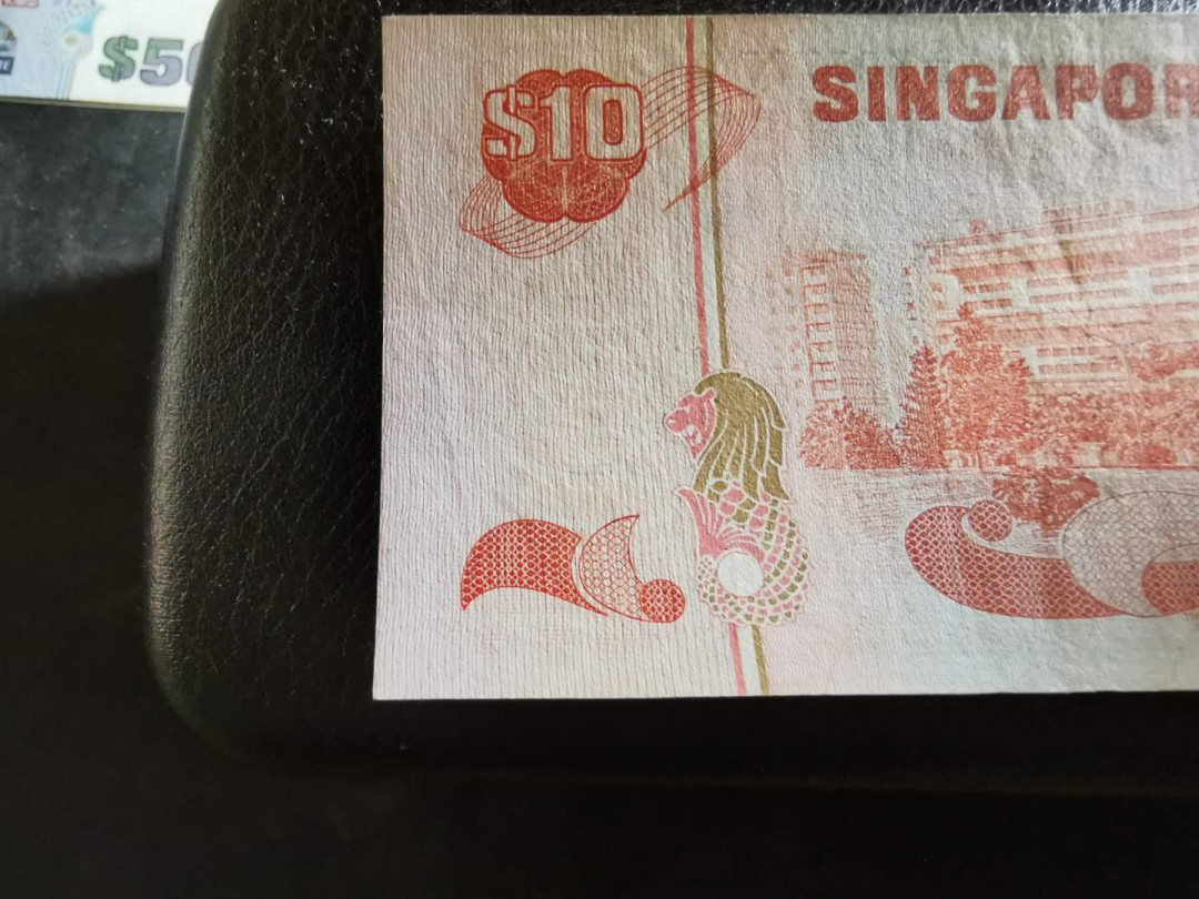 【鲸贝乐淘】千字文·第“德建名立，形端表正”号拍卖 【新加坡🇸🇬】鸟版，10和50元两张，品相如图，近UNC ，10元7777尾号