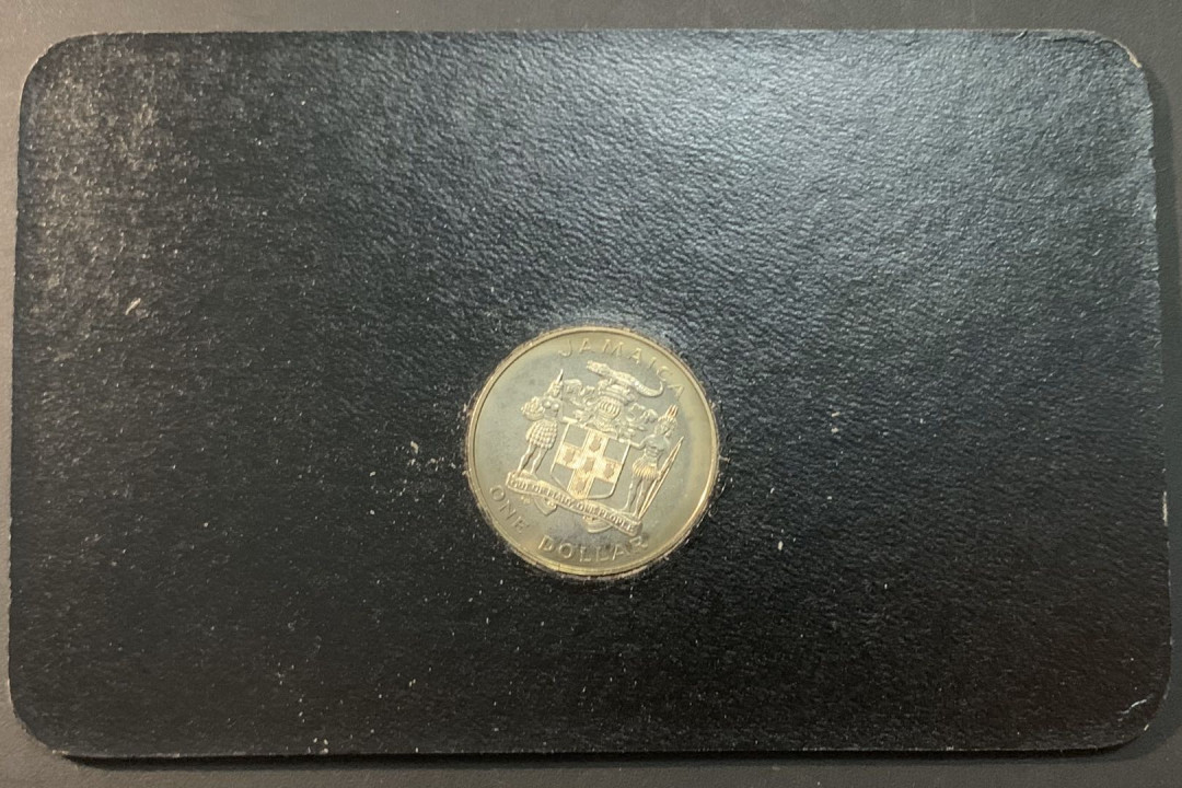 紫瑗钱币—微拍第55期  牙买加 1982年 西班牙世界杯 守门员 1元 镍币 德国原卡装