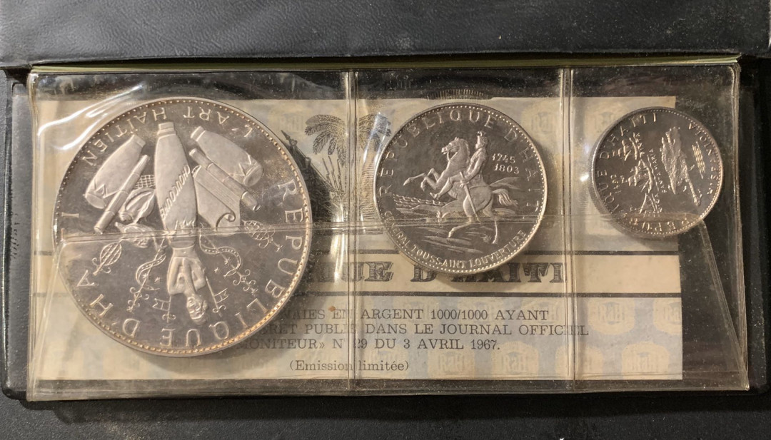 紫瑗钱币—微拍第55期  海地 1969年 5 10 25古德 3枚一套 共188.2克 0.999银 大钱包 少见年份