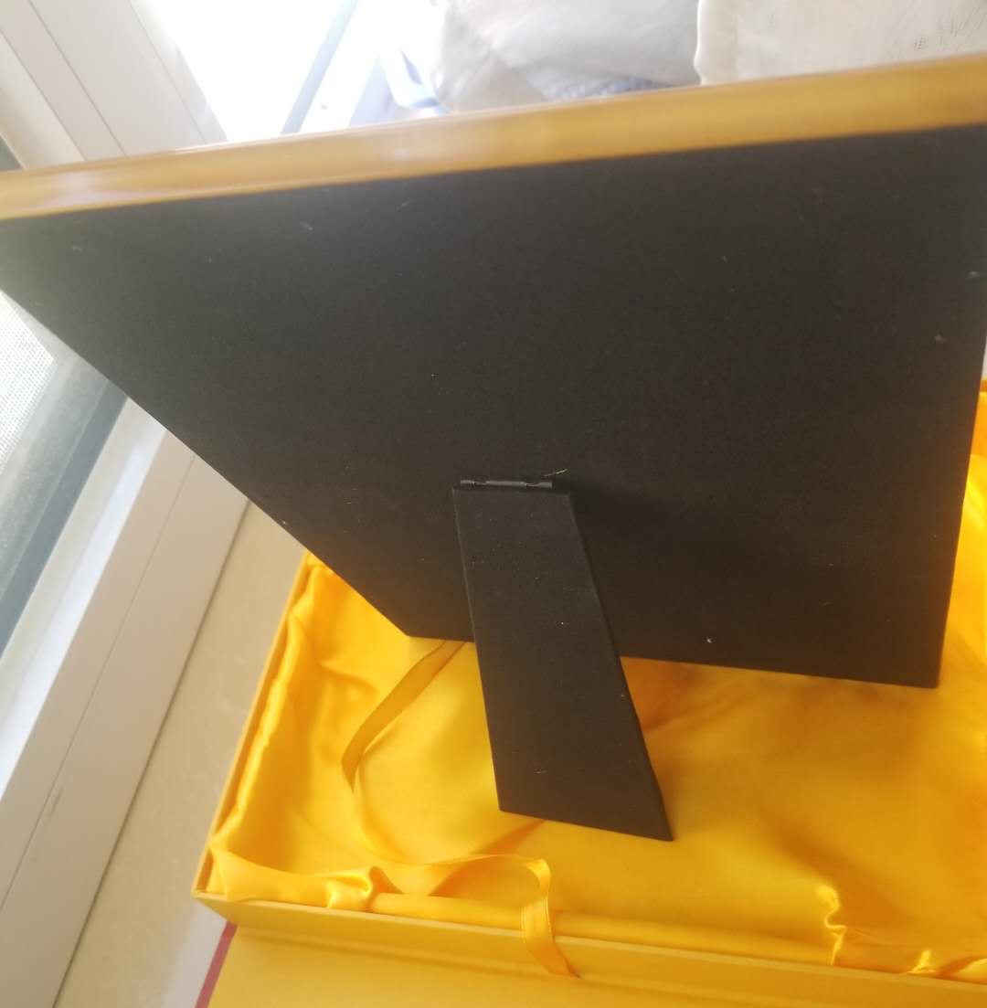 【币观天下】第106期钱币拍卖 有钱花挂画聚财金瓶世界花卉钱币精选壁画摆件，带证书包装。