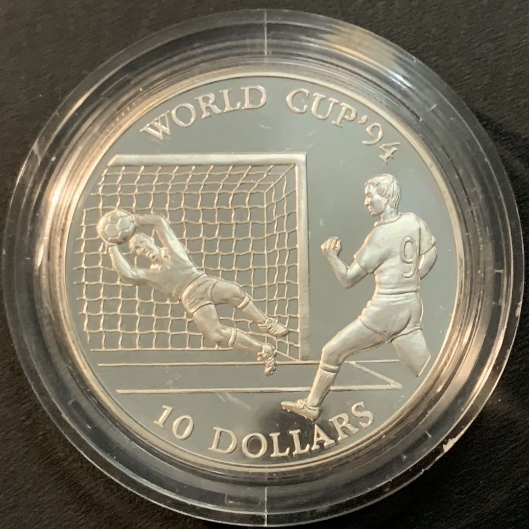紫瑗钱币—微拍第55期  库克群岛 1992年 94美国世界杯 射门 10元 31.47克 0.925银 精制