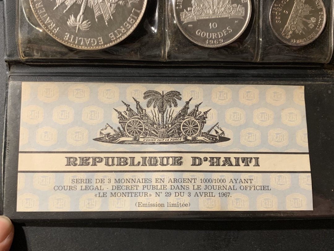 紫瑗钱币—微拍第55期  海地 1969年 5 10 25古德 3枚一套 共188.2克 0.999银 大钱包 少见年份