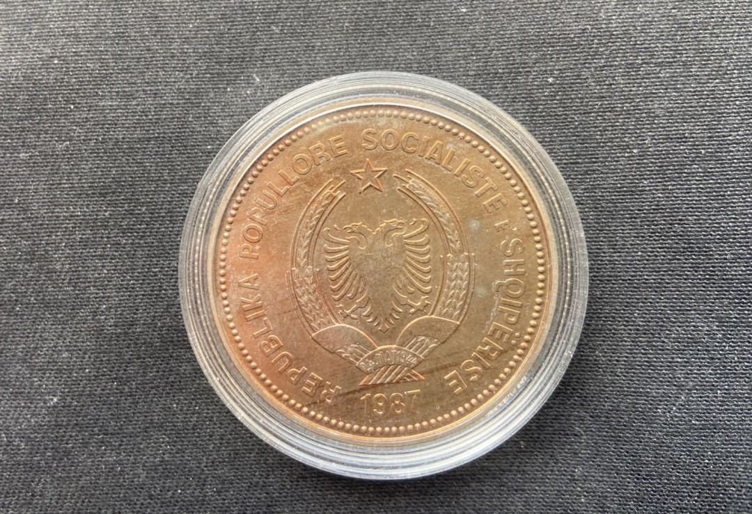 【币观天下】第106期钱币拍卖 【阿尔巴尼亚】阿尔巴尼亚1987年杜拉斯港5列克克朗纪念币【氧化精美】