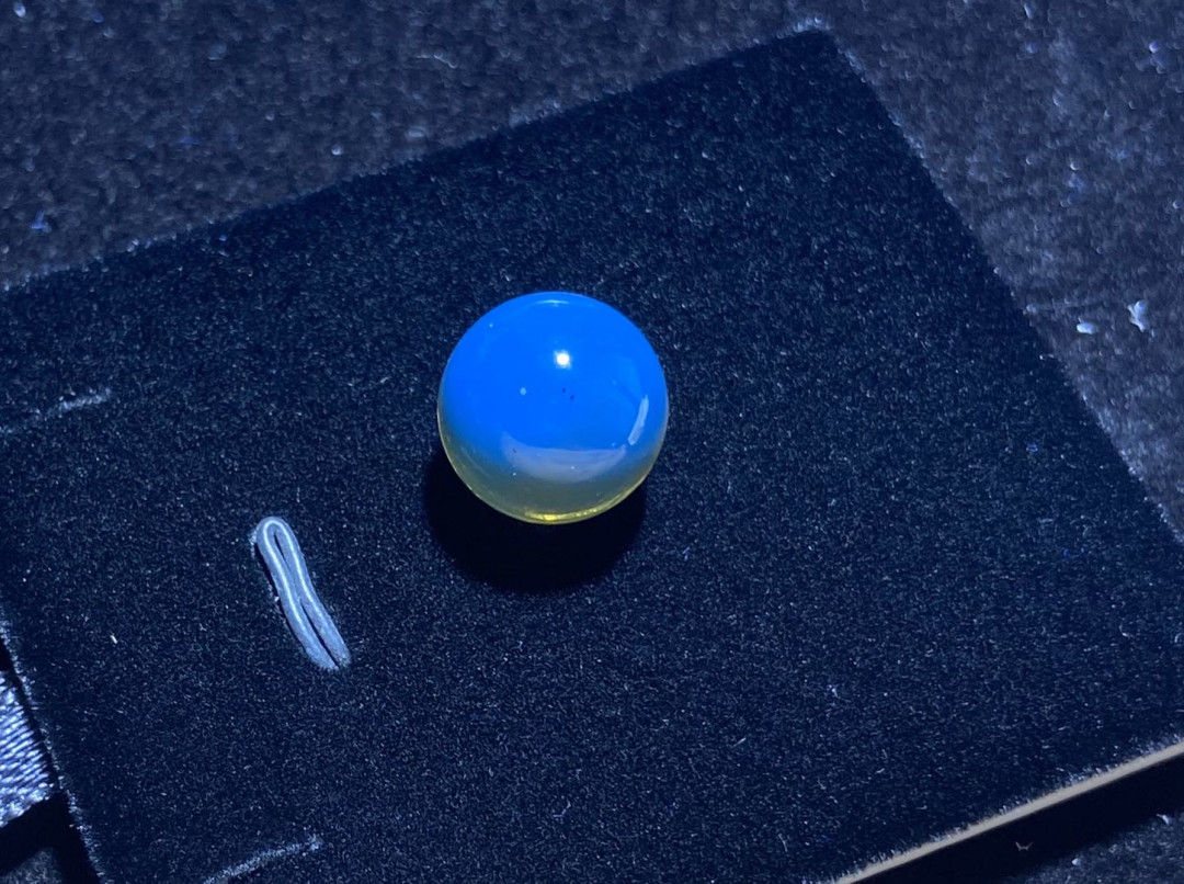 放漏拍卖 多米尼加蓝珀裸珠