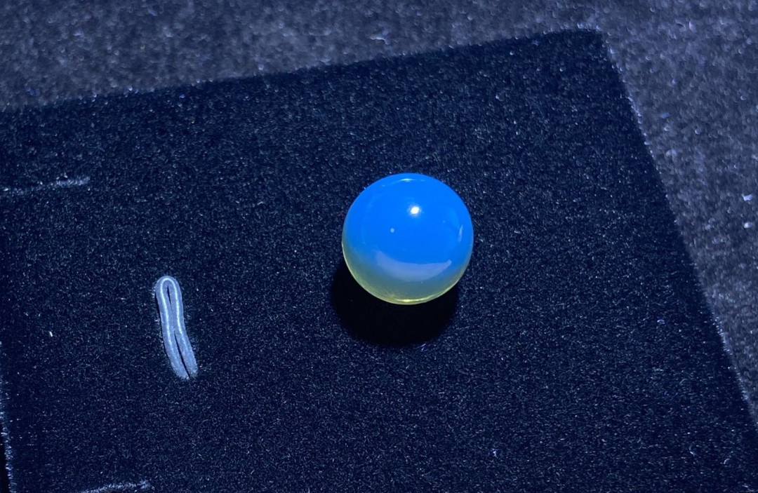 放漏拍卖 多米尼加蓝珀裸珠