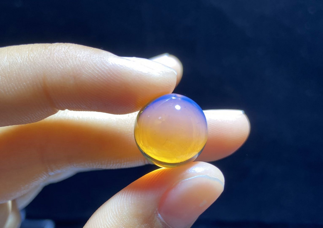 放漏拍卖 多米尼加蓝珀裸珠