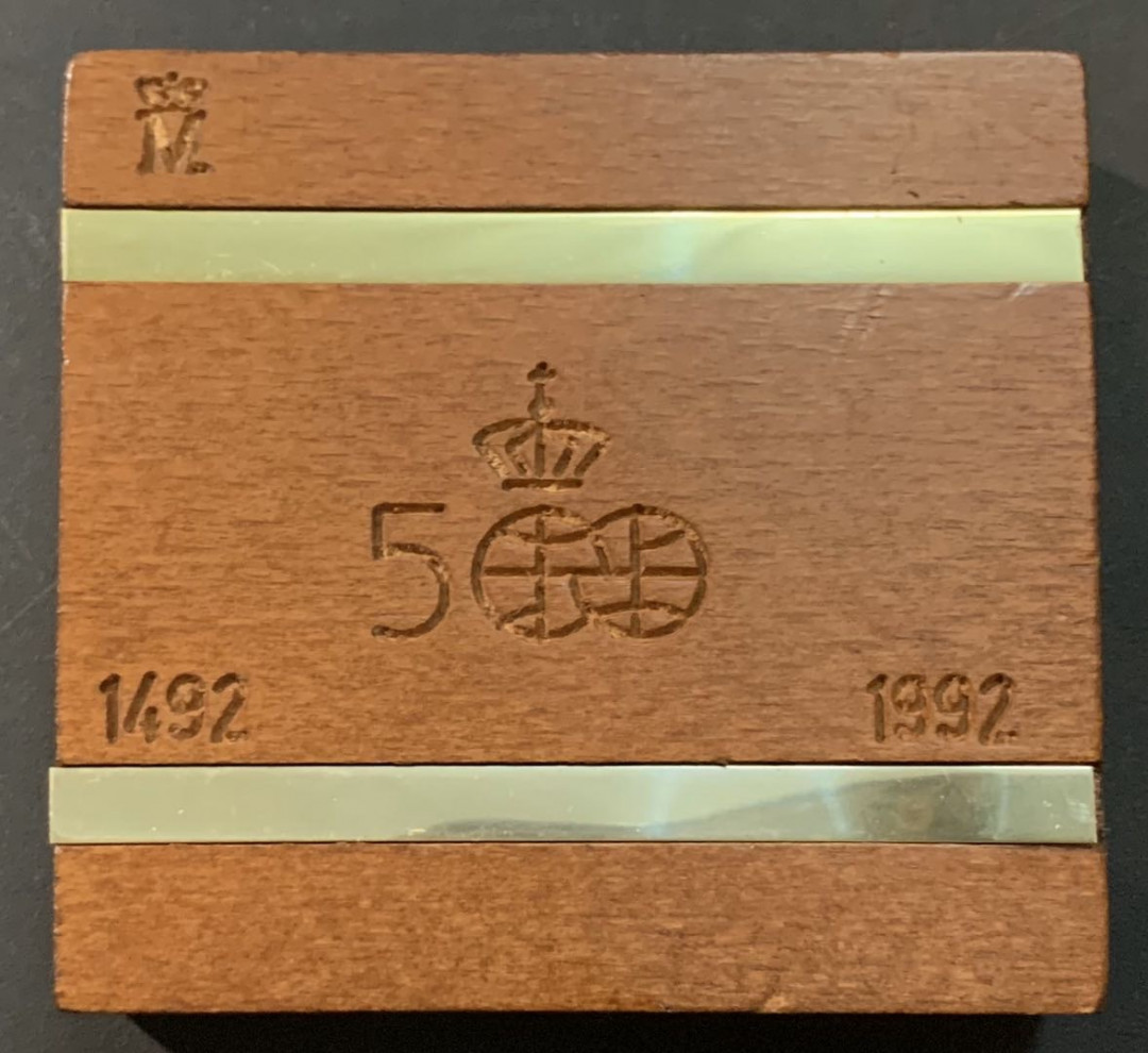 紫瑗钱币—微拍第55期  西班牙 1990年 菲利普五世 5000比塞塔 1.68克 0.999金 精制 原盒