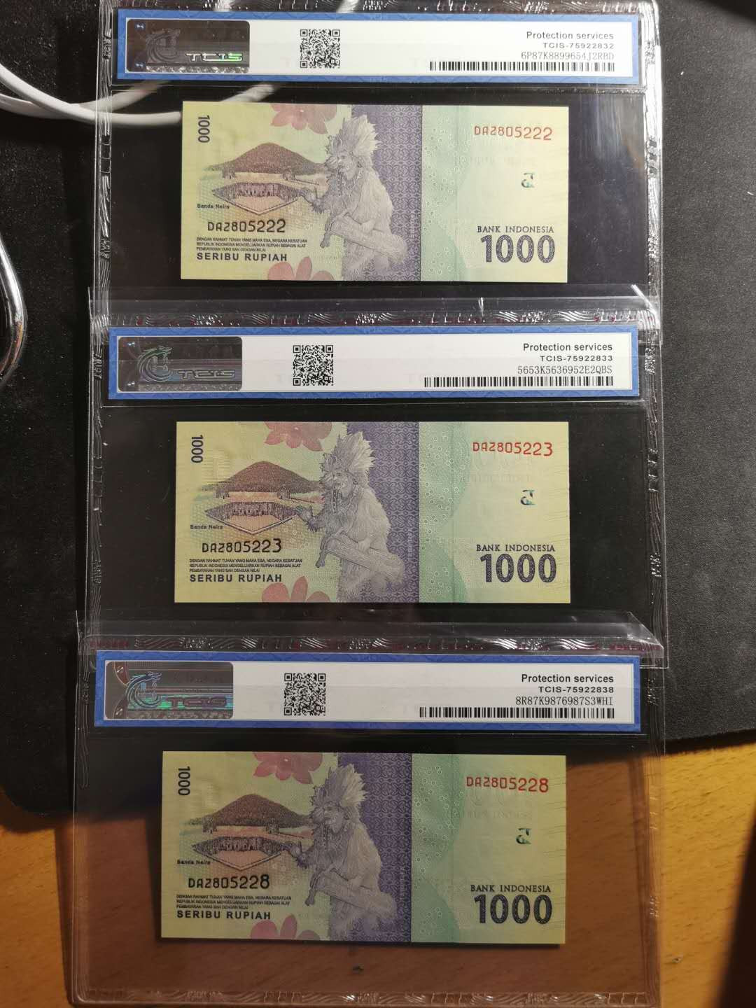 【鲸贝乐淘】千字文·第“祸因恶积，福缘善庆”号拍卖 爱藏67E, 天印68E, 2016, 印度尼西1000卢比，五张，有222豹子号