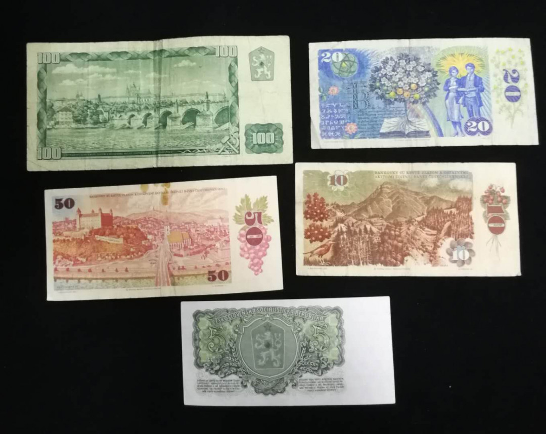 北京马甸外币专卖拍卖第五期一一纸币专场，陆续上新，敬请关注 捷克早期老纸币五张，品相如图，非全新