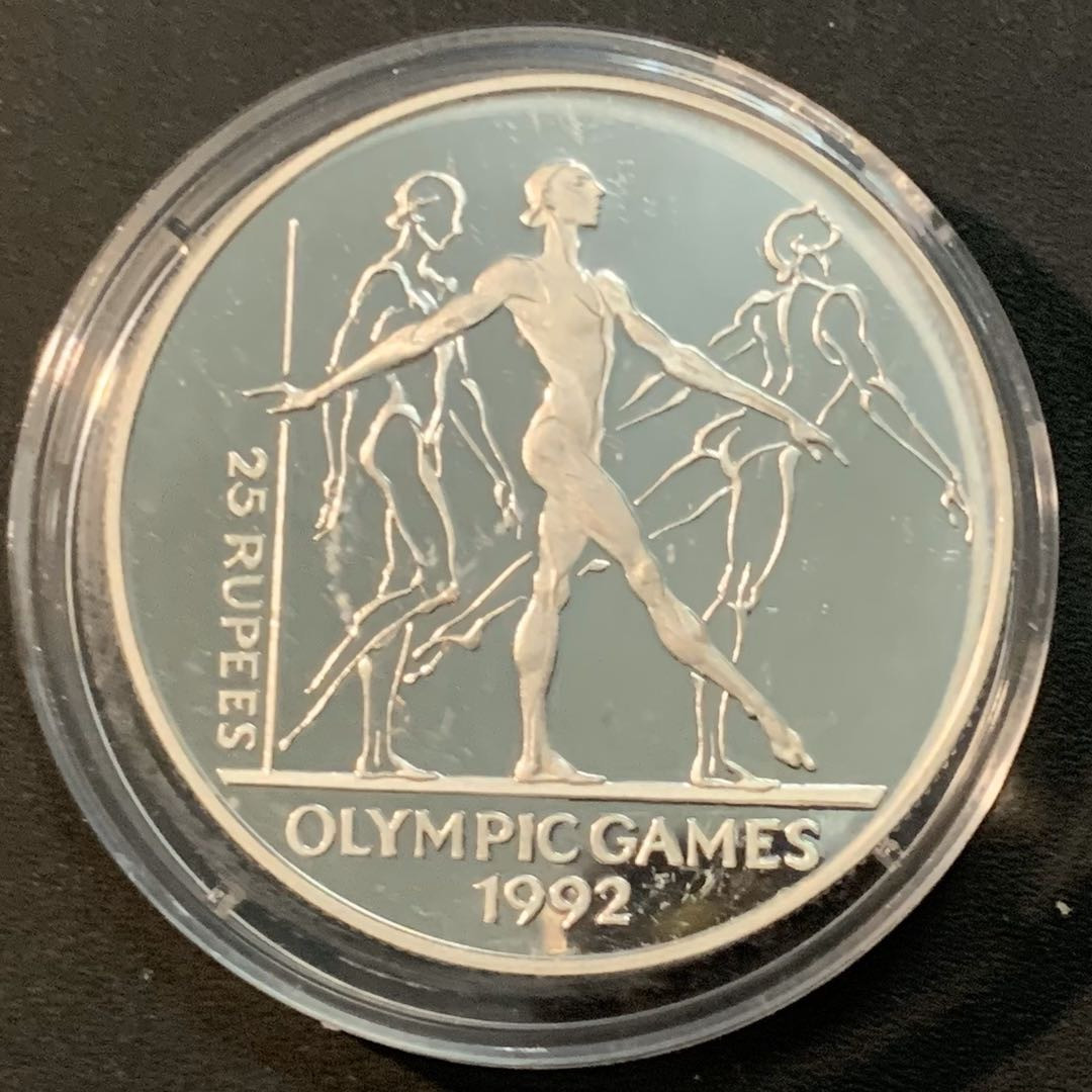 紫瑗钱币—微拍第59期  塞舌尔 1993年 92巴塞罗那奥运会 平衡木 25卢比 31.46克 0.925银 精制