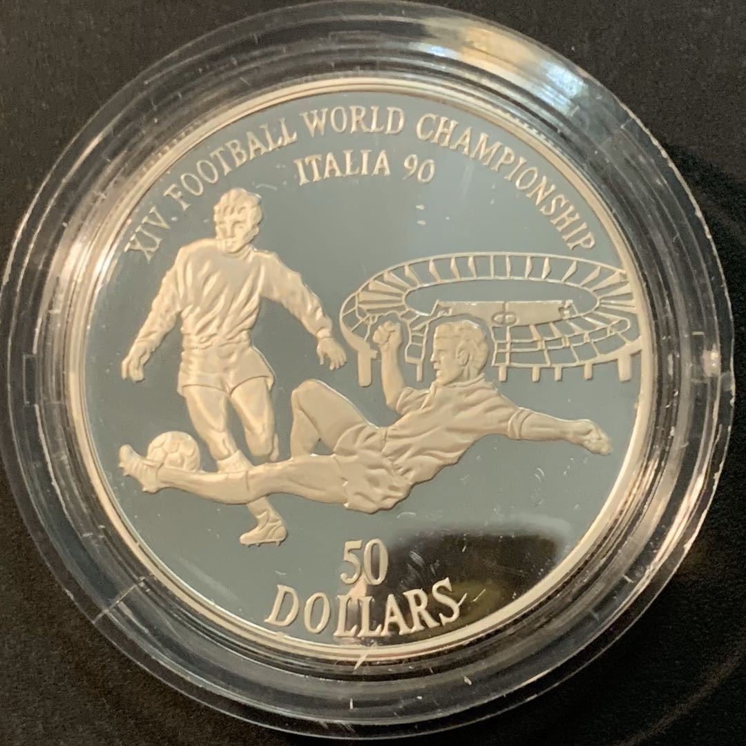 紫瑗钱币—微拍第56期  库克群岛 1990年 意大利世界杯 铲球 50元 28.3克 0.925银 精制