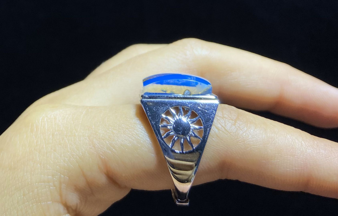 放漏拍卖 多米尼加蓝珀男戒