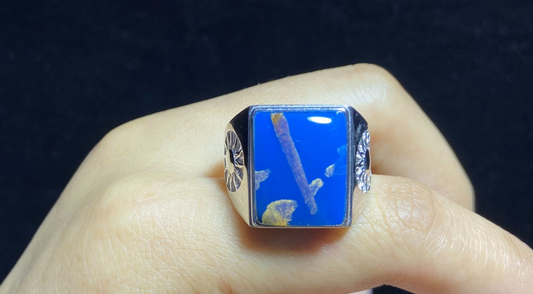 放漏拍卖 多米尼加蓝珀男戒