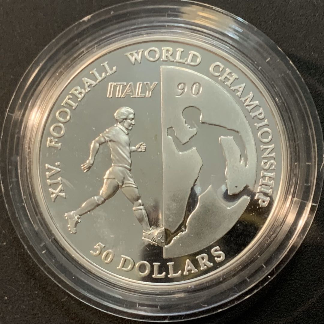 紫瑗钱币—微拍第57期  纽埃 1990年 意大利世界杯 50元 38.2克 0.925银 精制