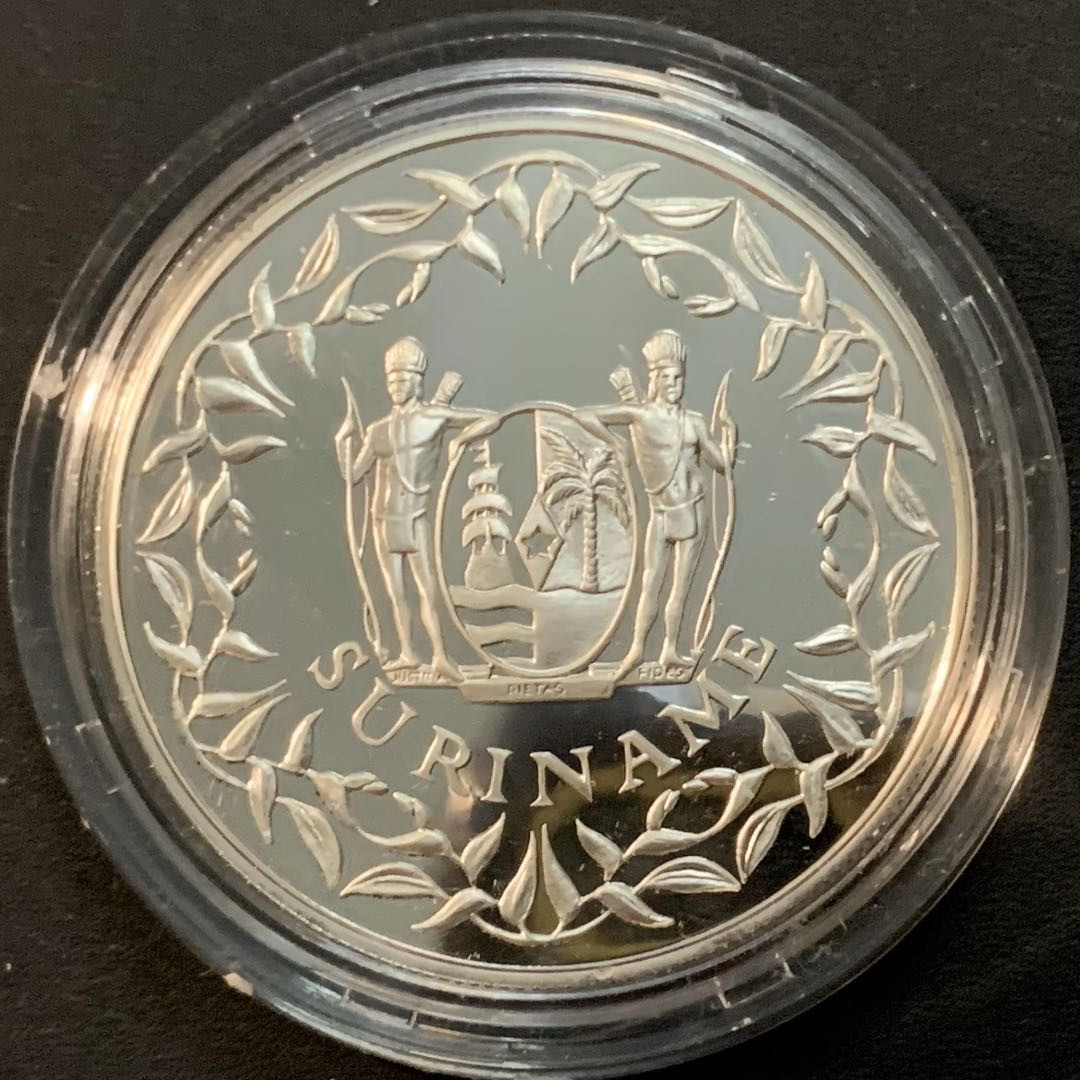 紫瑗钱币—微拍第57期  苏里南 1990年 意大利世界杯 25盾 28.28克 0.925银 精制