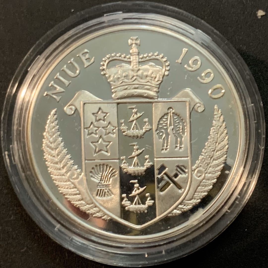 紫瑗钱币—微拍第57期  纽埃 1990年 意大利世界杯 50元 38.2克 0.925银 精制