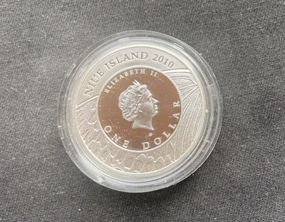 【随心&Getcoins】现代钱币拍卖第五十期 【纽埃】2010年纽埃彩色红蝴蝶银币