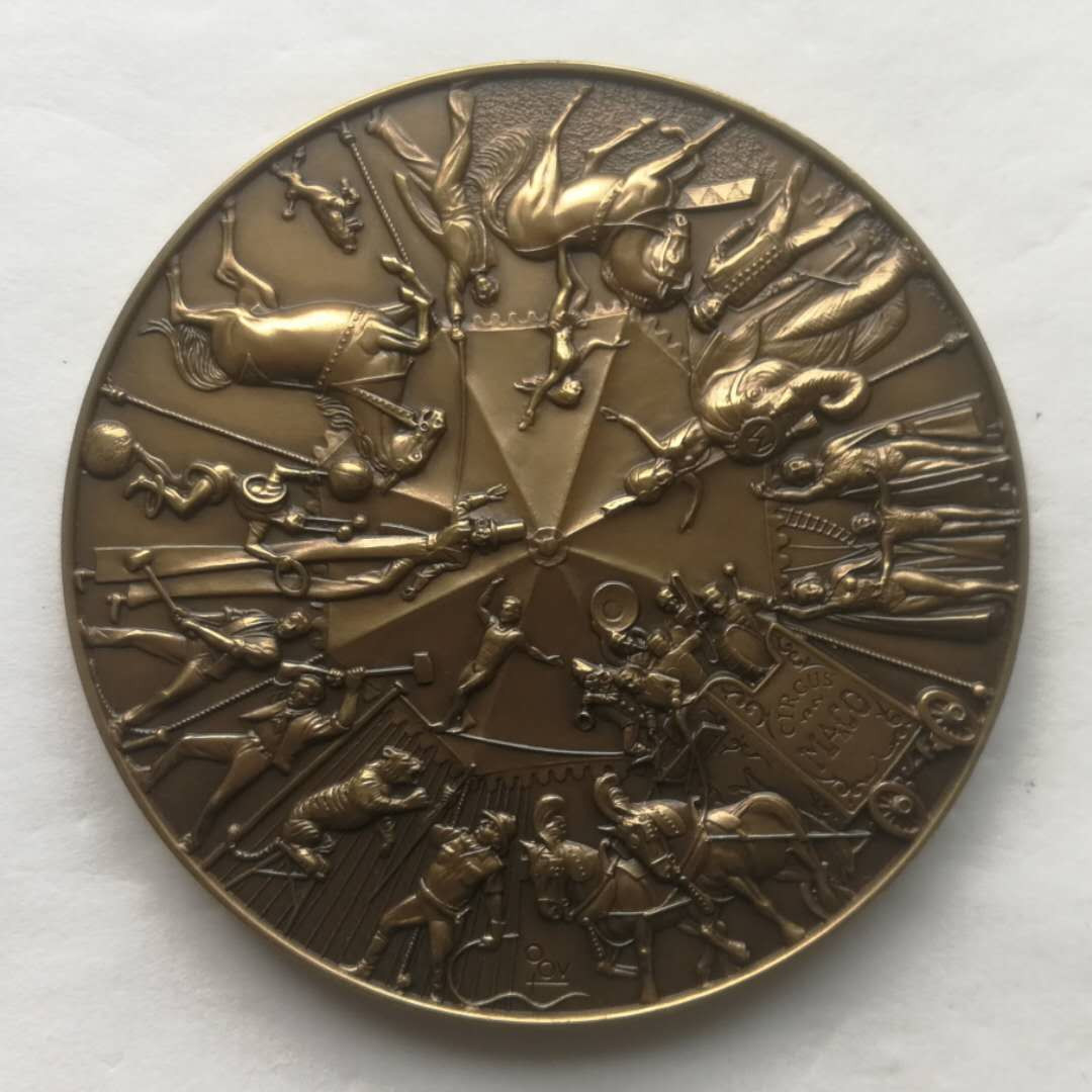 麦朵尔俱乐部第41场拍卖 990日历/马戏团