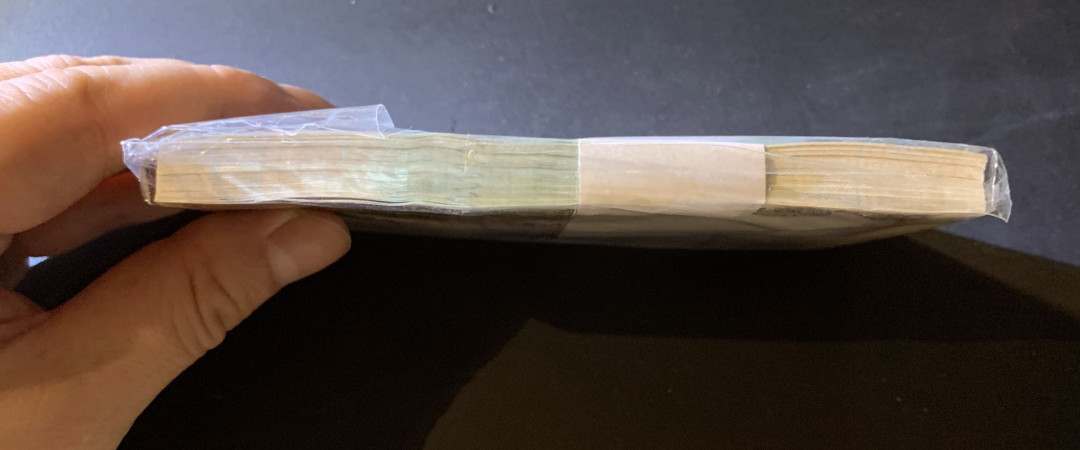 紫瑗钱币—微拍第60期—纸币场 尼泊尔 2012年 羚羊 10卢比 100枚原封 整刀 一组