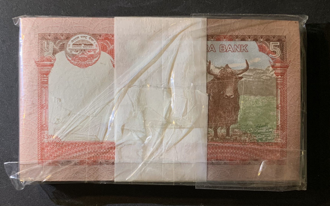 紫瑗钱币—微拍第60期—纸币场 尼泊尔 2012年 牦牛 5卢比 100枚原封 整刀 一组