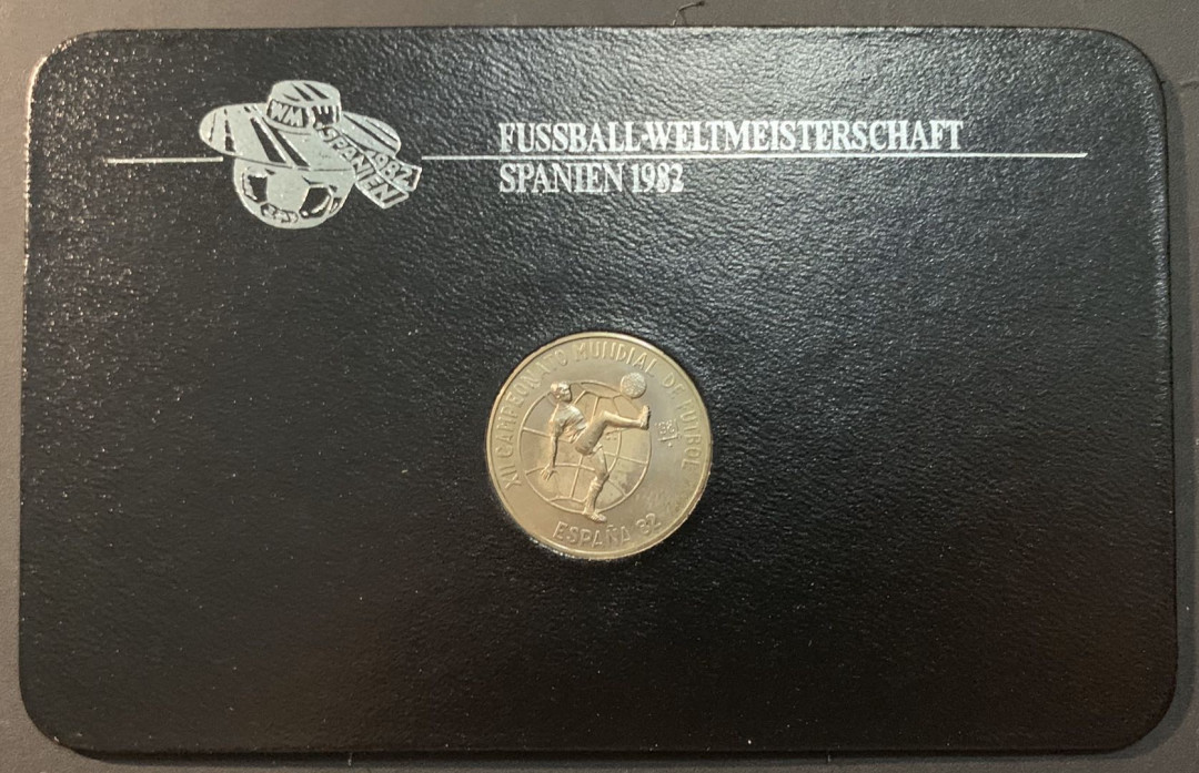紫瑗钱币—微拍第61期  古巴 1982年 西拔牙世界杯 1比索 镍币 德国原装卡