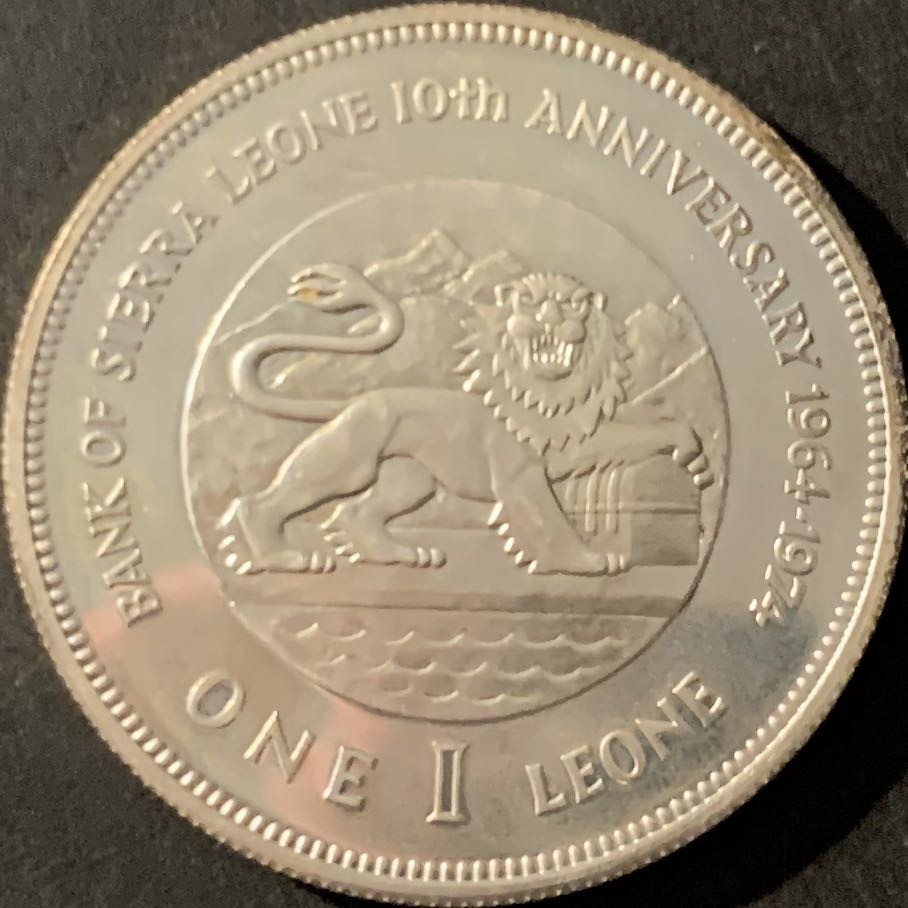 紫瑗钱币—微拍第62期  塞拉利昂 1974年 国家银行10周年 1利昂 大镍币 克朗型