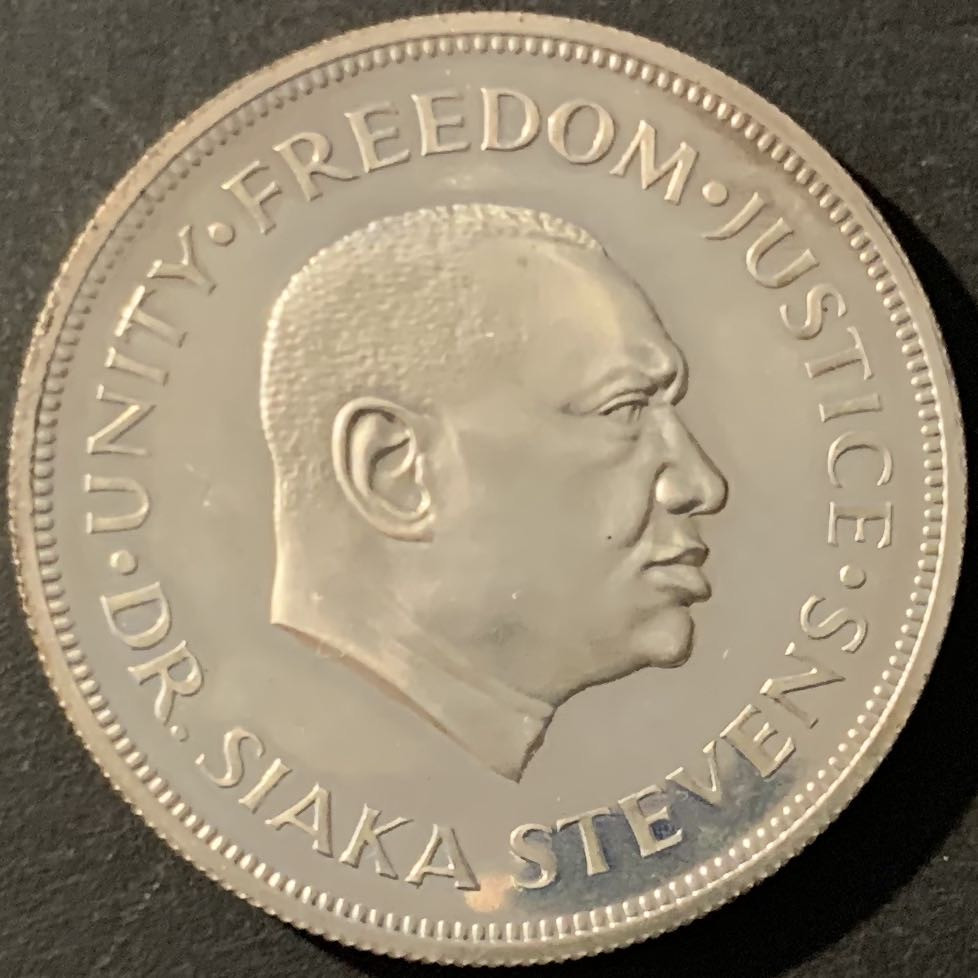 紫瑗钱币—微拍第62期  塞拉利昂 1974年 国家银行10周年 1利昂 大镍币 克朗型