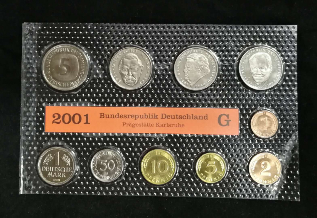 北京马甸外国币专卖第七期，陆续上新，欢迎关注 2001德国马克流通币G版原厂封装，品相如图
