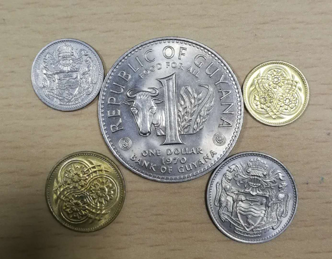北京马甸外国币专卖第七期，陆续上新，欢迎关注 圭亚那流通币5枚/套，品相如图