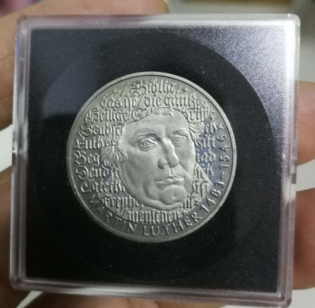 北京马甸外国币专卖第七期，陆续上新，欢迎关注 德国马丁.路德诞辰500周年5马克纪念币，