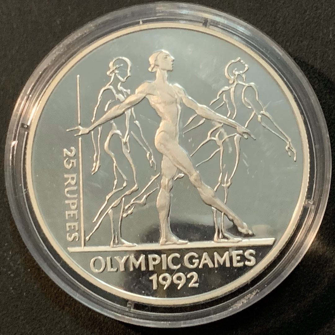 紫瑗钱币—微拍第64期  塞舌尔 1993年 92巴塞罗那奥运会 体操 25卢比 31.46克 0.925银 精制