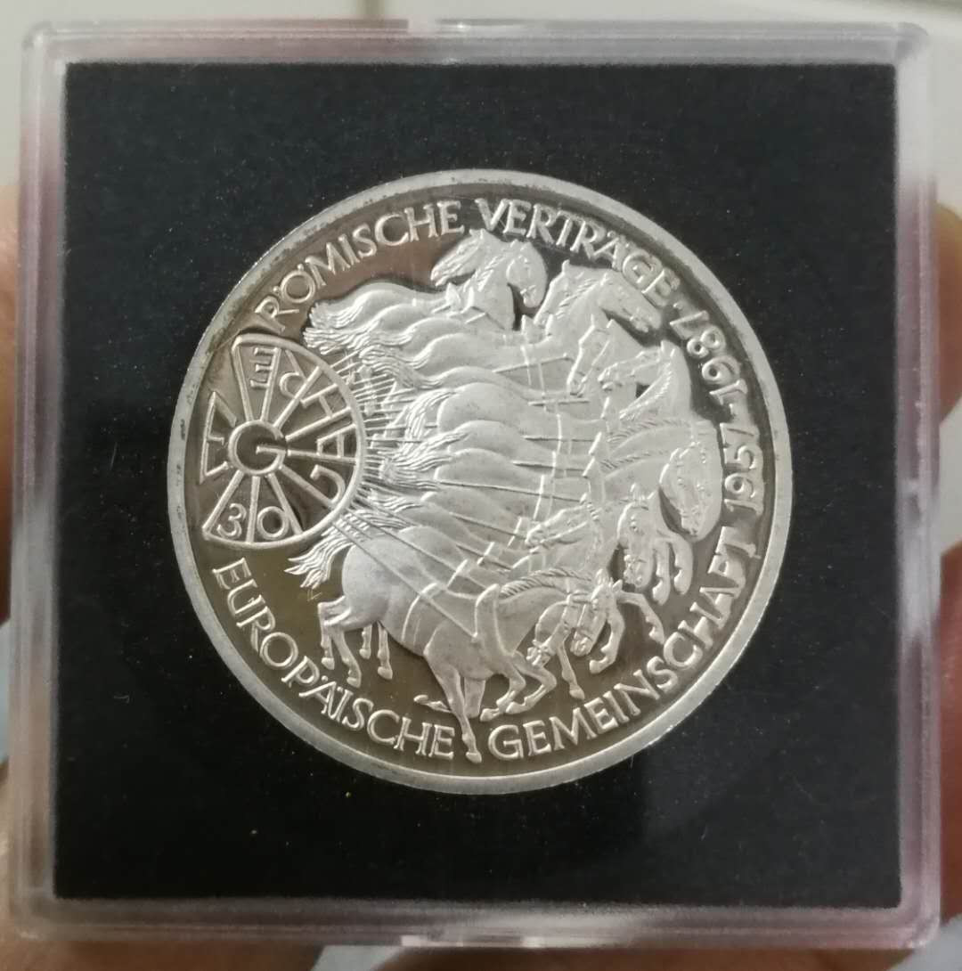 北京马甸外国币专卖第七期，陆续上新，欢迎关注 德国罗马条约签订10马克精制纪念银币，重15.5克，625银