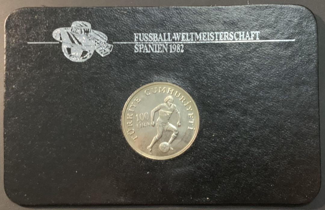 紫瑗钱币—微拍第65期  土耳其 1982年 西班牙世界杯 带球 100里拉 镍币 德国原装卡