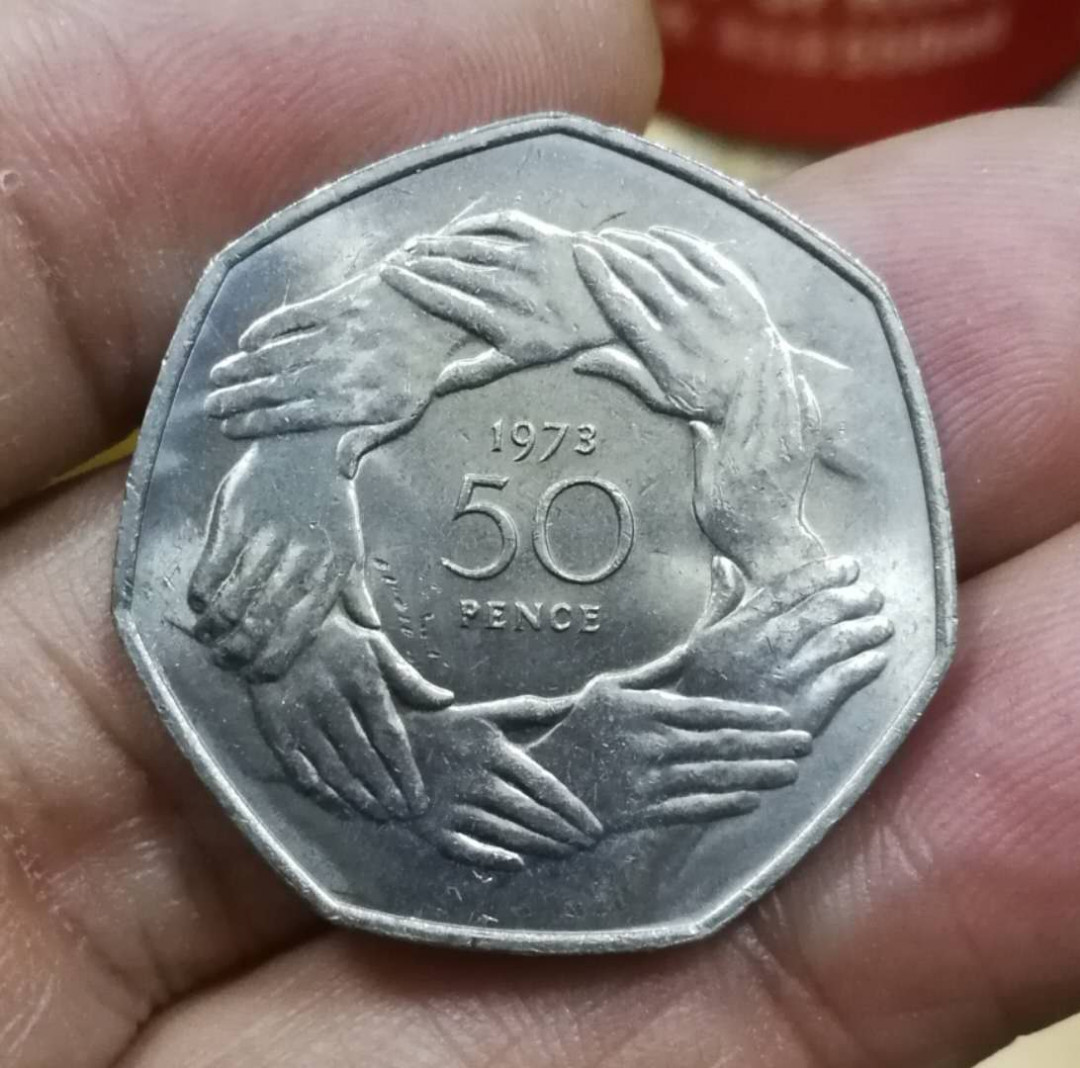 北京马甸外国币专卖第七期，陆续上新，欢迎关注 英国50便士纪念币，品相如图