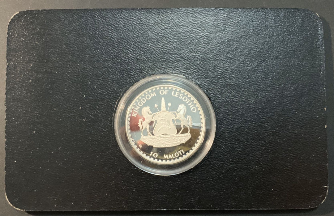 紫瑗钱币—微拍第75期  莱索托 1982年 西班牙世界杯 守门 10马洛蒂 23.33克 0.925银 精制 德国原装卡