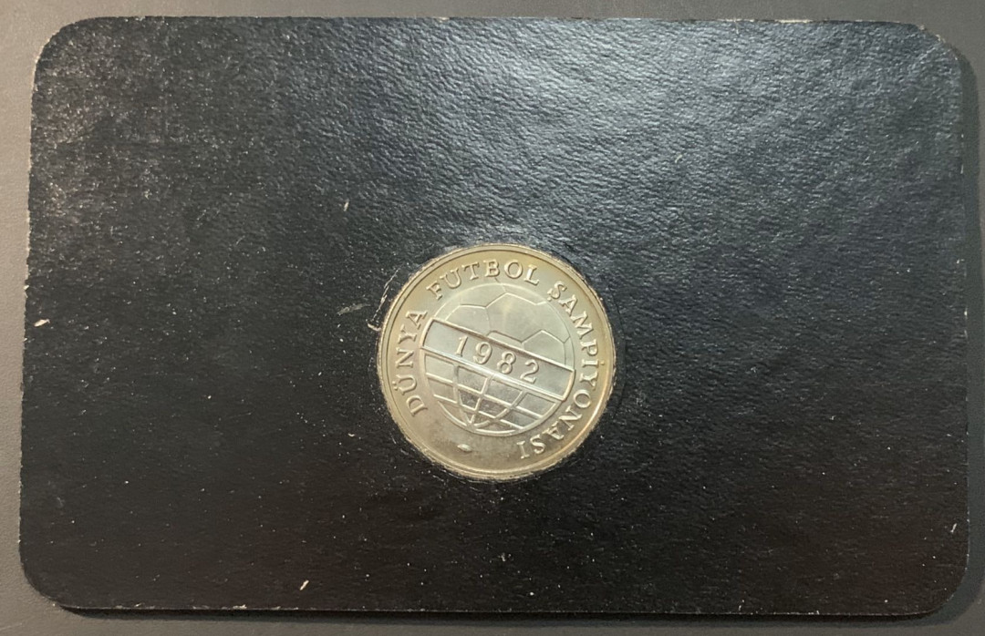 紫瑗钱币—微拍第65期  土耳其 1982年 西班牙世界杯 带球 100里拉 镍币 德国原装卡
