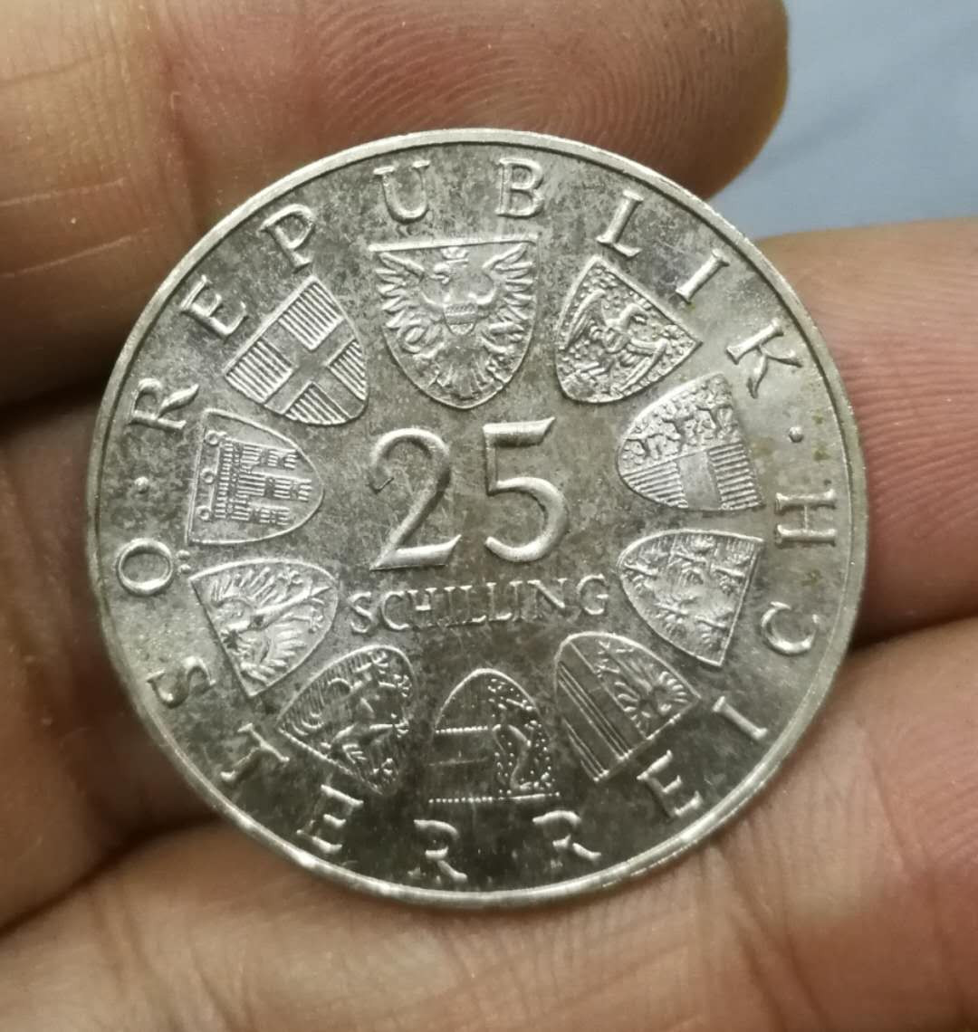 北京马甸外国币专卖第七期，陆续上新，欢迎关注 1964年奥地利纪念格里尔帕策精制银币，重：13克，0.8银