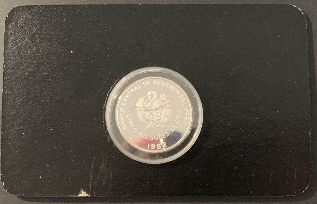 紫瑗钱币—微拍第68期  秘鲁 1982年 西班牙世界杯 带球 5000索尔 23.37克 0.925银 精制 德国原装卡