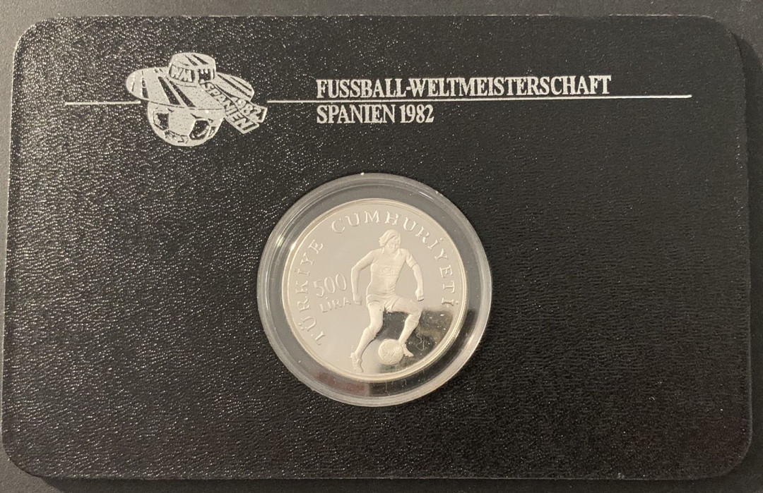 紫瑗钱币—微拍第68期  土耳其 1982年 西班牙世界杯 带球 500里拉 23.33克 0.925银 精制 德国原装卡