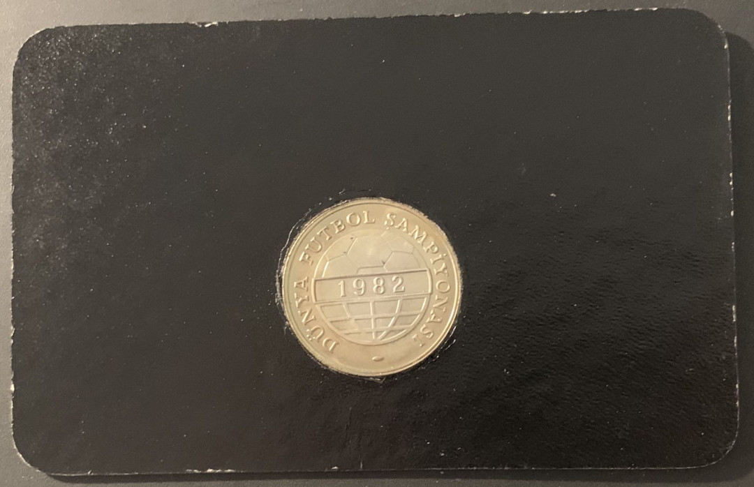 紫瑗钱币—微拍第68期  土耳其 1982年 西班牙世界杯 带球 100里拉 镍币 德国原装卡