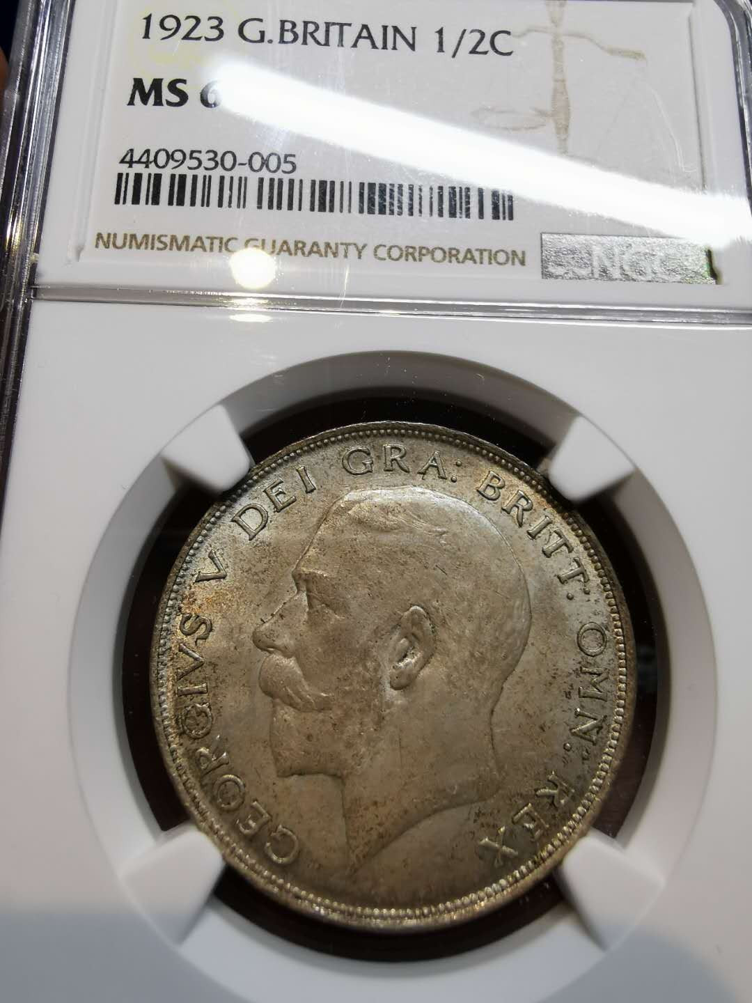凡希社世界钱币微拍第一百二十一期 1923英国乔五1/2克朗NGC-MS64粉光铁锈包浆！