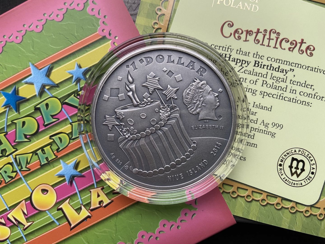 【币观天下】第109期钱币拍卖 【纽埃】 纽埃2014年1元，1盎司 龙头币 加大 生日快乐系列-“大蛋糕” 仿古抗氧 精浮雕 数字亮光高清彩色艺术精制大银币