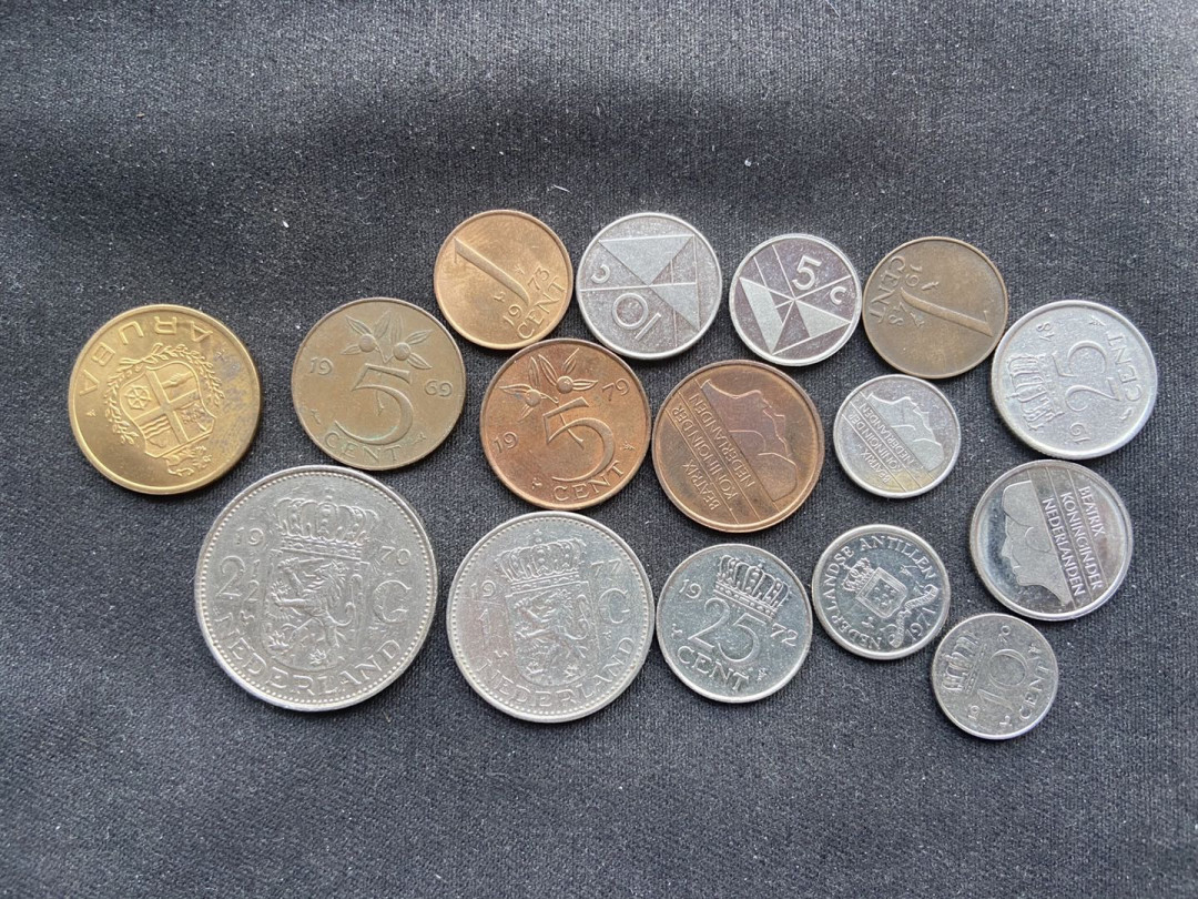 【币观天下】第109期钱币拍卖 【荷兰】15枚不同图案钱币+1枚章～