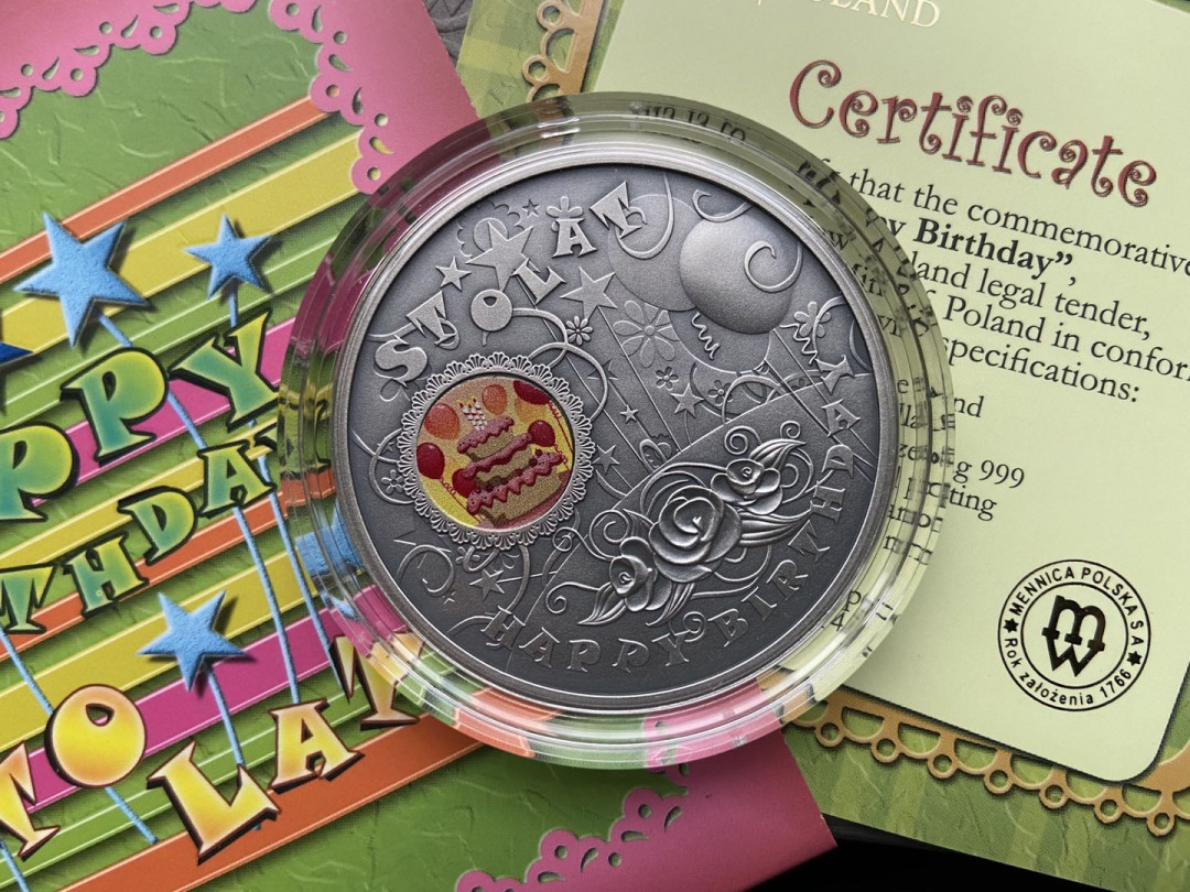 【币观天下】第109期钱币拍卖 【纽埃】 纽埃2014年1元，1盎司 龙头币 加大 生日快乐系列-“大蛋糕” 仿古抗氧 精浮雕 数字亮光高清彩色艺术精制大银币