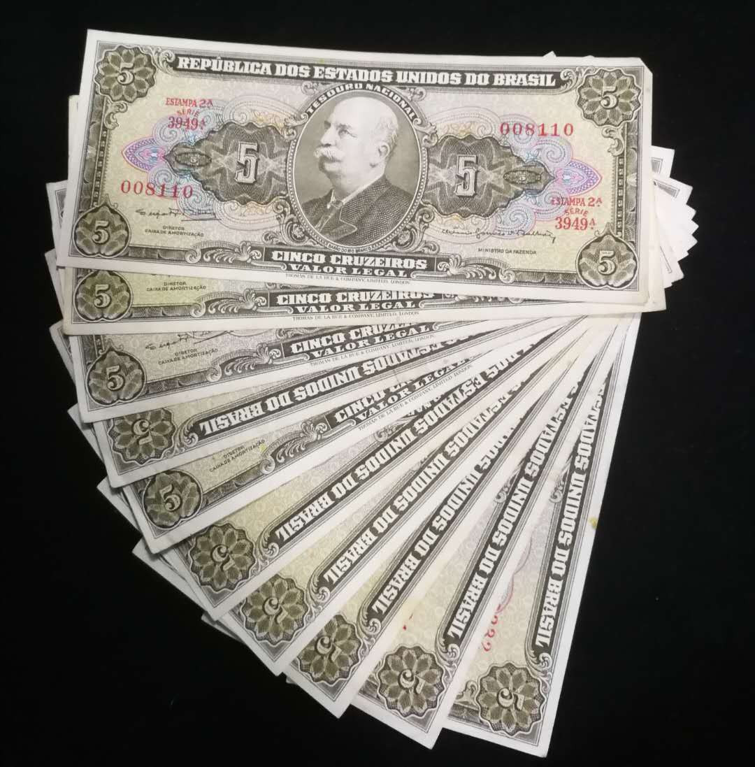 北京马甸外币专卖拍卖第九期，纸币专场，陆续上新欢迎关注 巴西早期美元版5元旧纸币10张，品相如图非全新，五品左右