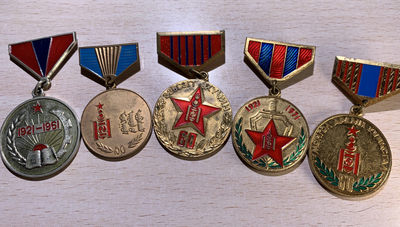 117期大猫徽章拍卖 - 蒙古🇲🇳军事奖章一组 五枚铜质