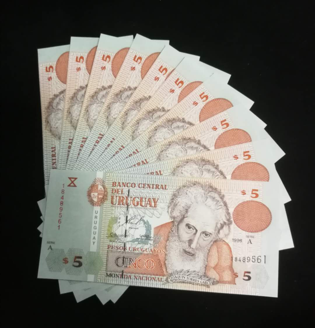 北京马甸外币专卖拍卖第九期，纸币专场，陆续上新欢迎关注 乌拉圭纸币10张，品相如图全新