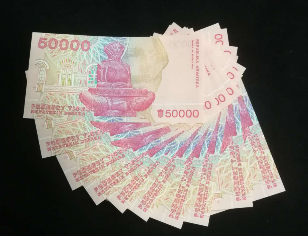 北京马甸外币专卖拍卖第九期，纸币专场，陆续上新欢迎关注 克罗地亚5万纸币10张，品相如图全新